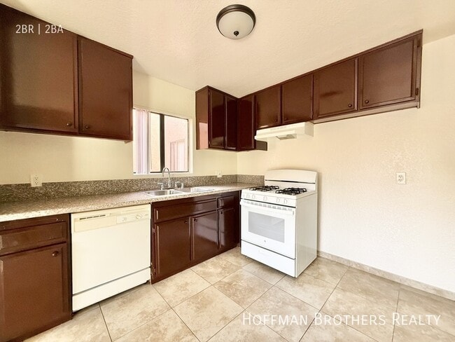 Building Photo - 8900 Burnet Ave Unit 225