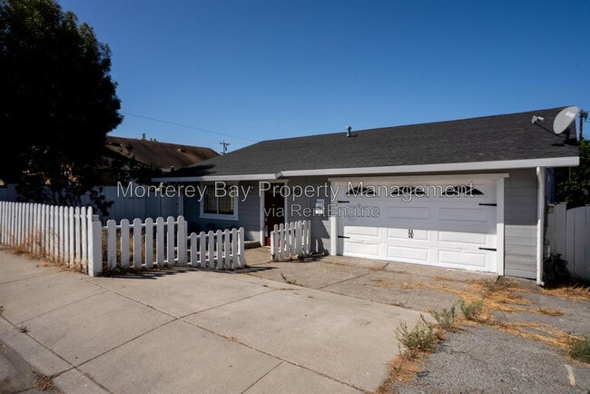 1693 Goodwin St