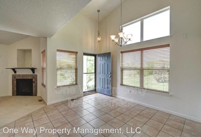 Photo - 1915 Halfmoon Cir