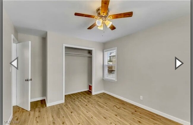 Photo - 595 Oakmoor Ave