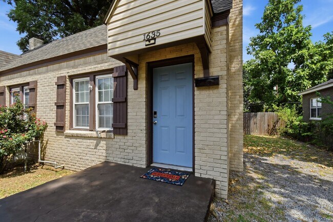 Photo - 1633 E 8th St Unit 1635