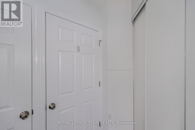 Photo - 1566 Lisbon St
