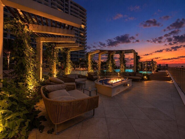 Photo - 220 Lake Shore Dr Unit 621