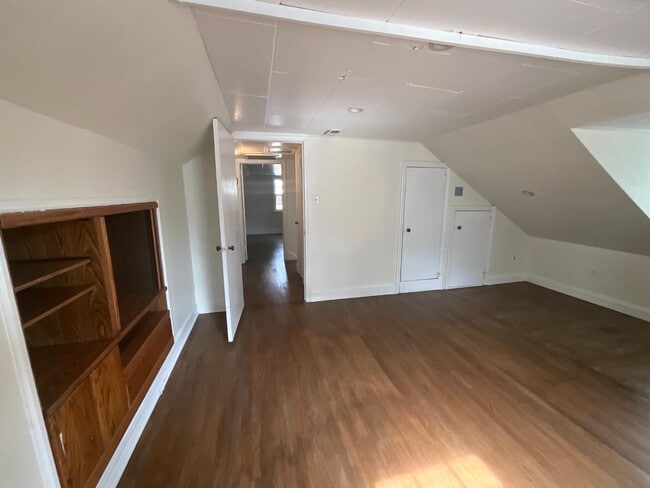 1203 W Friendly Ave