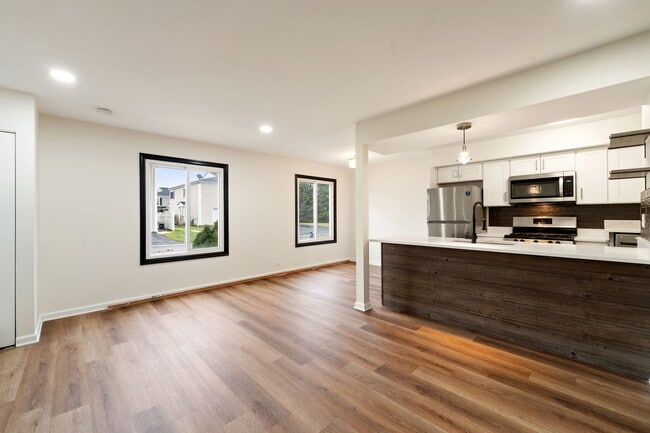 Photo - 1481 Quaker Ln