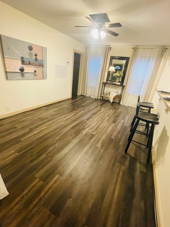 Building Photo - 4709 Park Dr