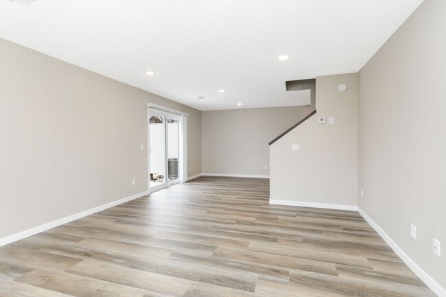 Photo - Like New, for RENT 3bd 3ba 2 car attached garage END UNIT available June 01