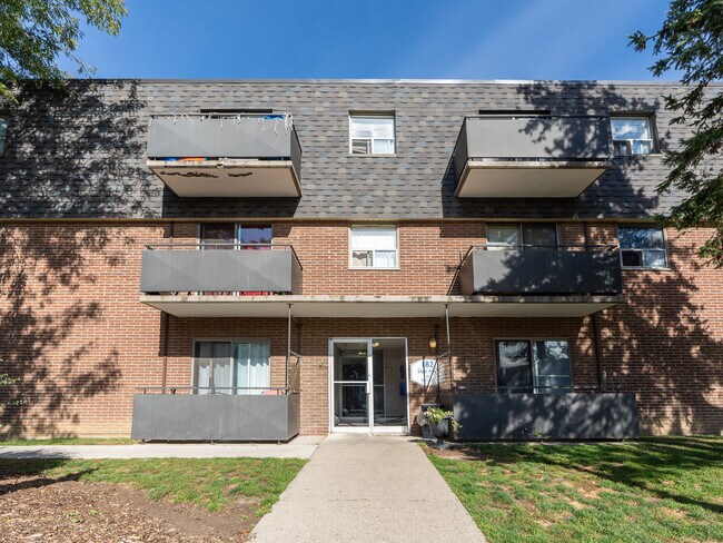 Photo - Lisgar Ave Apartments