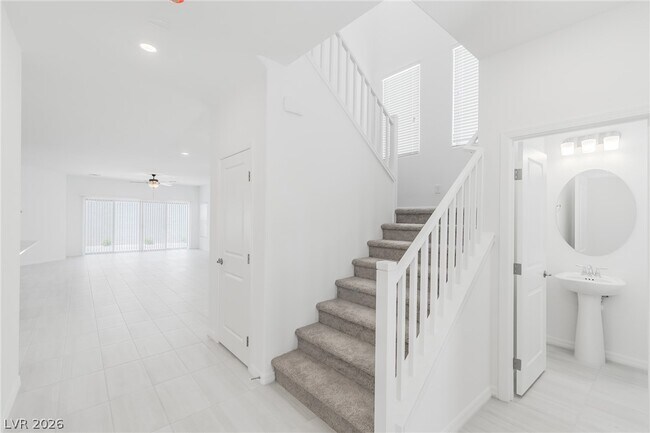 Photo - 5749 S Tioga Way