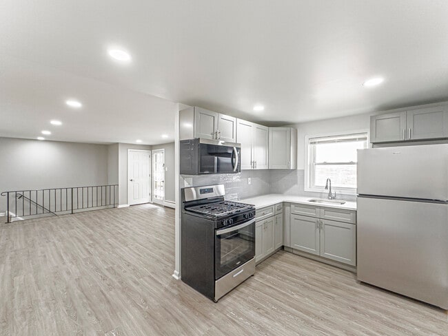 Kitchen / Living Room - Hamilton Court Apartments