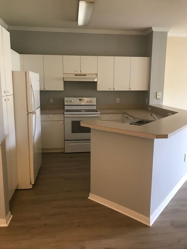 Photo - 3751CR#2333(100) Unit 2333