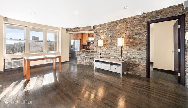 Building Photo - 8605 60th Rd Unit 4G