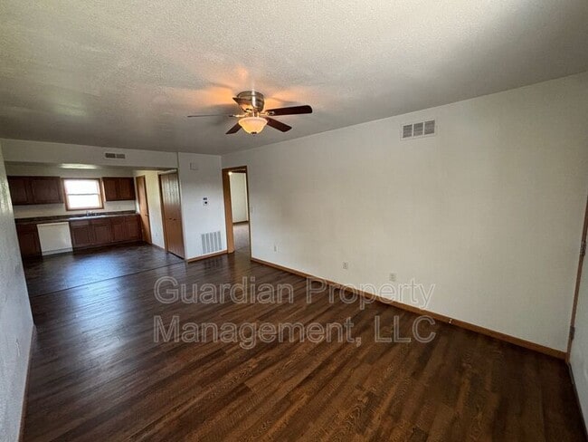 Photo - 322-324 E 4th St