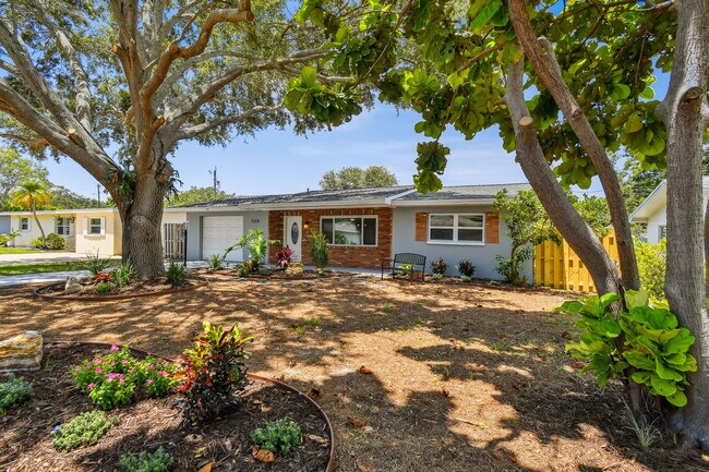 Photo - 528 Manor Dr