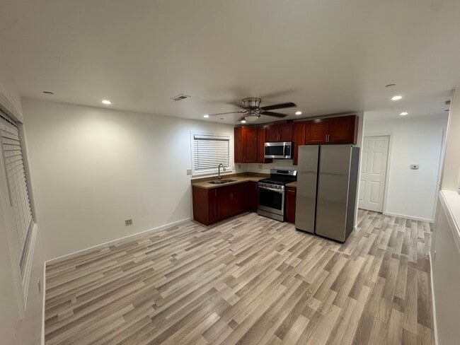 Building Photo - 126 S Humboldt St