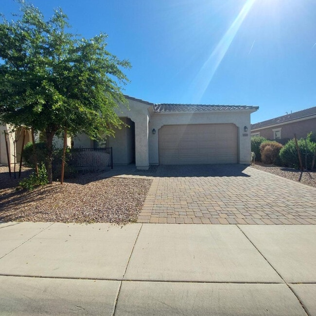 Photo - 1025 S 200th Ln