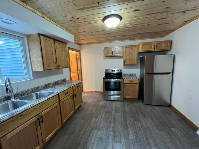 Building Photo - 426 Vaughn St Unit Lower