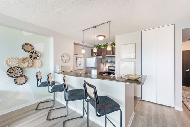 Building Photo - 340 E Ohio St