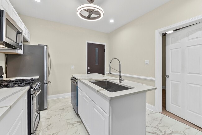 Photo - 4704 W Monroe St