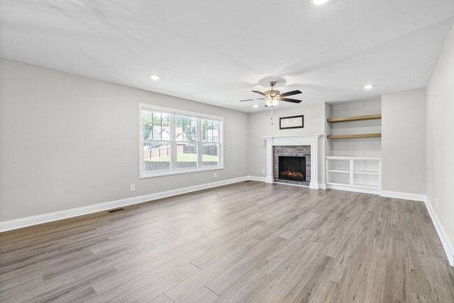 Photo - Pet Friendly Four Bedroom!