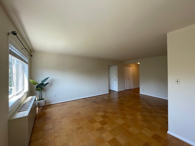 Photo - 4020 Washington Blvd