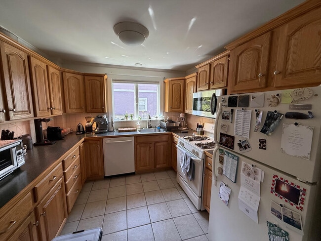 Building Photo - 86 Warwick Rd Unit 1