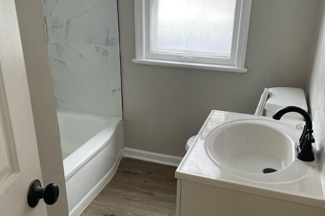 Photo - 18406 Lewis Dr