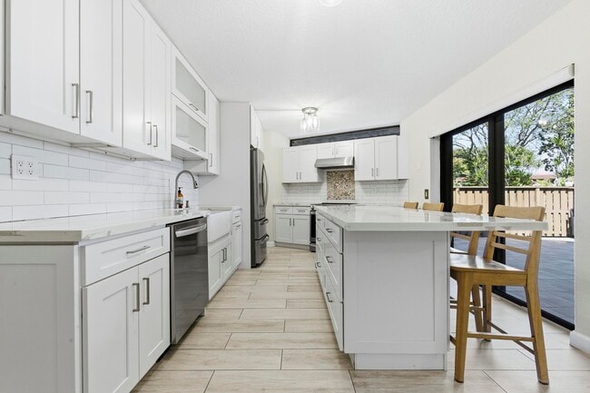 Photo - 8135 Severn Dr