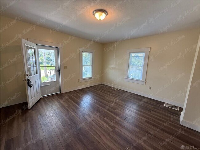 Photo - 1835 Hillsdale Ave