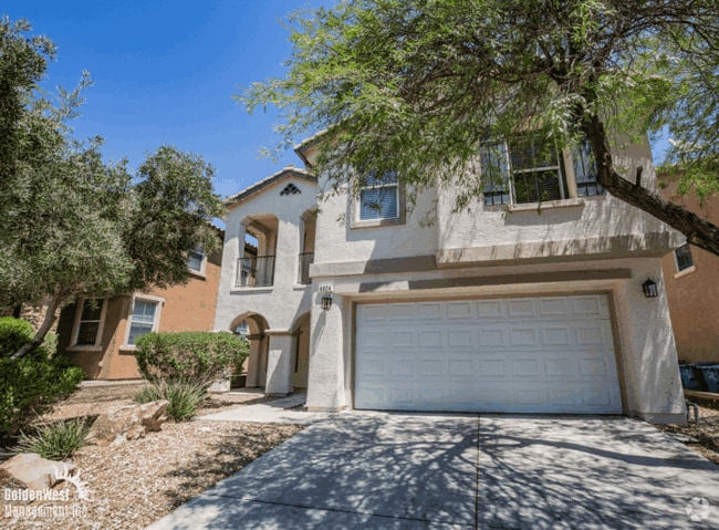Building Photo - Stunning 3Bdm 2.5Ba Two Story Home in Moun...