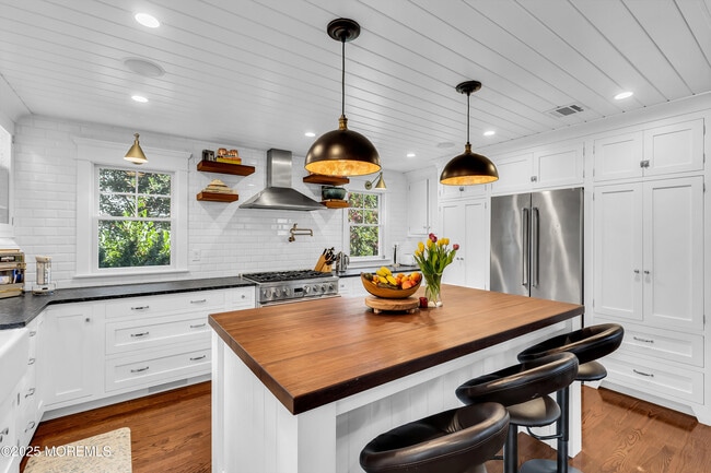 Photo - 1 Lennox Ave