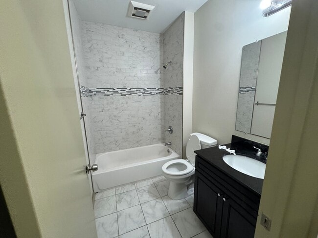 Photo - 1432 N. Carlisle