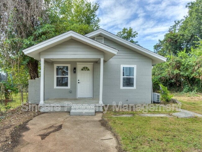 Building Photo - 1716 NW 9th St Rental