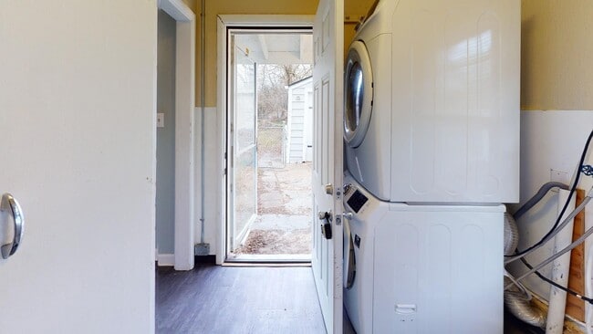 Photo - 2 Bed Home in Beaverdale area (Available March 15th)