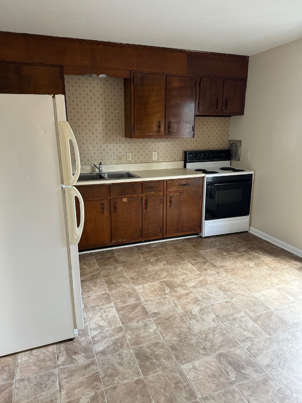 Photo - 143 Hendricks Blvd