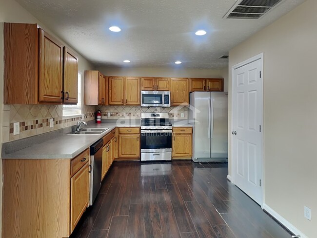 Photo - 450 Crested View Dr