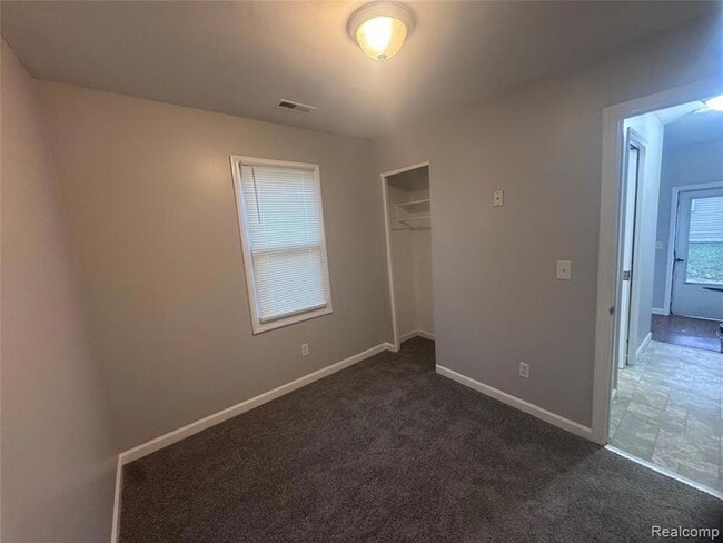 Photo - 20940 Wellington Ave