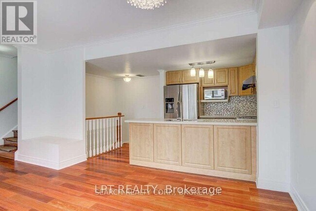 Photo - 3047 Finch Ave W