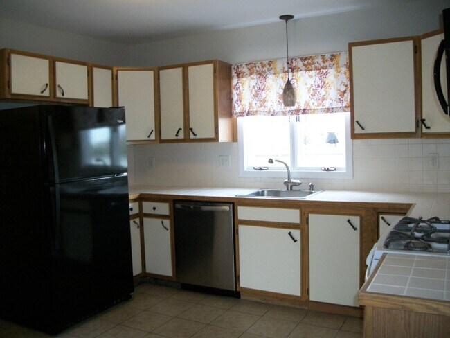 Photo - 125 Gorham St