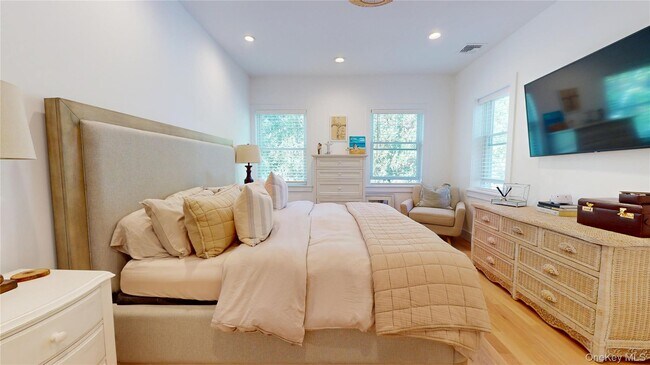 5 Halsey Ave