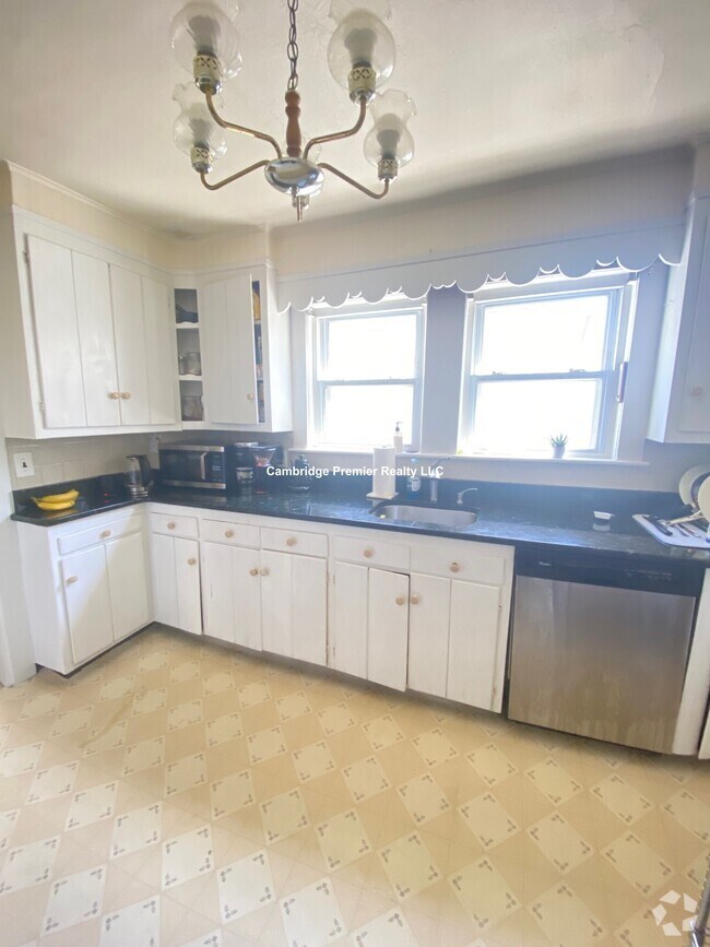 Building Photo - 33 Winslow Ave Unit 2 Rental