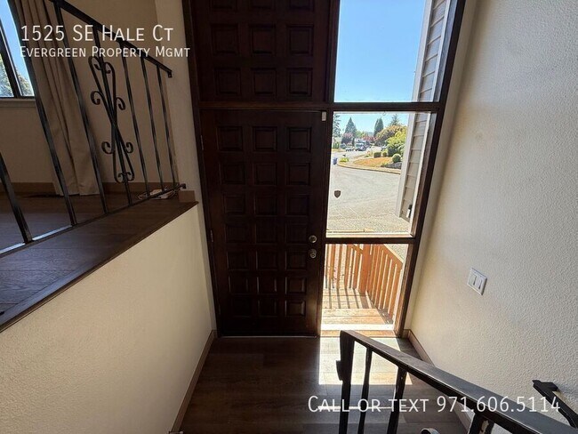 Photo - 1525 SE Hale Ct
