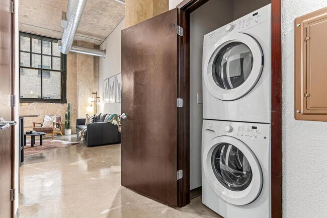 Photo - 301 N 7th Ave Unit ID1468094P