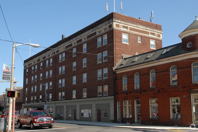 M'Calister Inn Apartments - M'Calister Inn Apartments