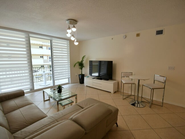 Building Photo - 2017 S Ocean Dr Rental