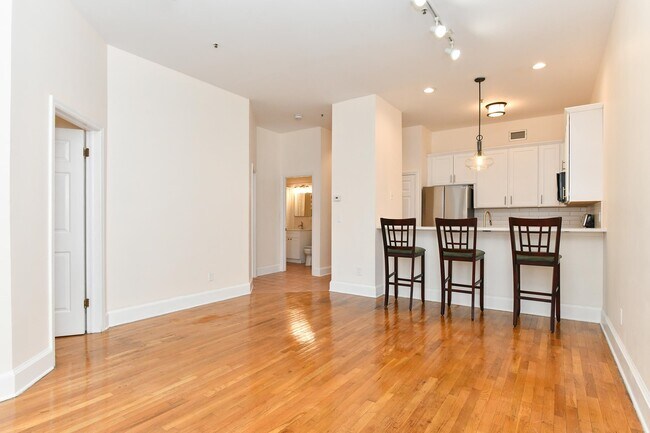 Building Photo - 1115 Willow Ave Unit 108
