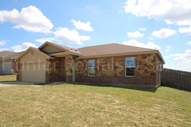 Photo - Spacious 4 bedroom in Goodnight Ranch