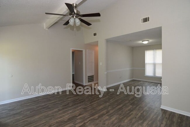 Photo - 2317 Hiwatha Dr