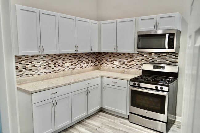 Photo - 522 W 81st St Unit 1