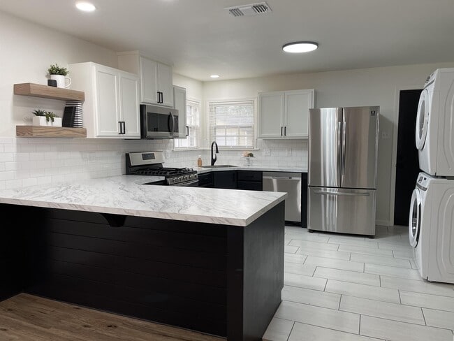 Photo - 2608 31st St